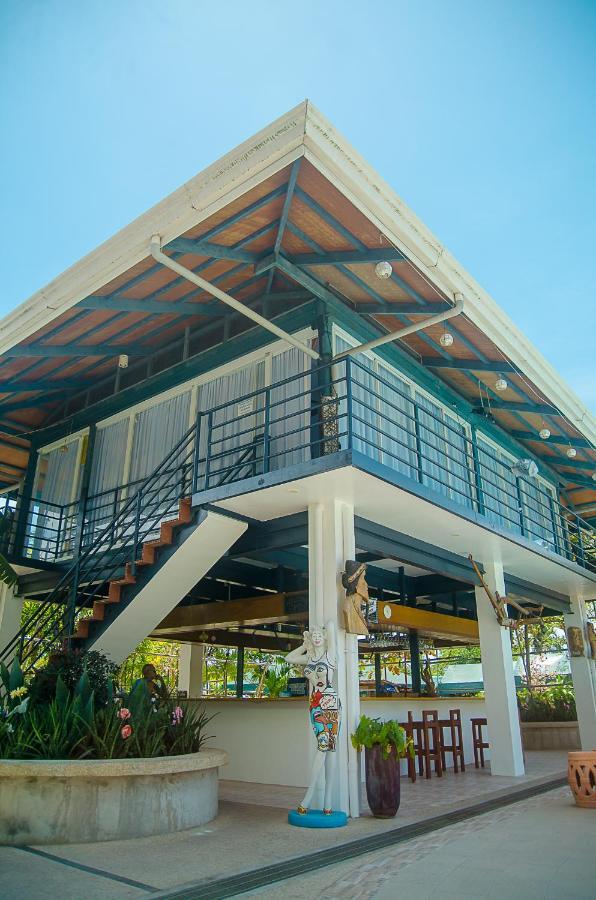 Moalboal Tropics Hotel Exterior photo